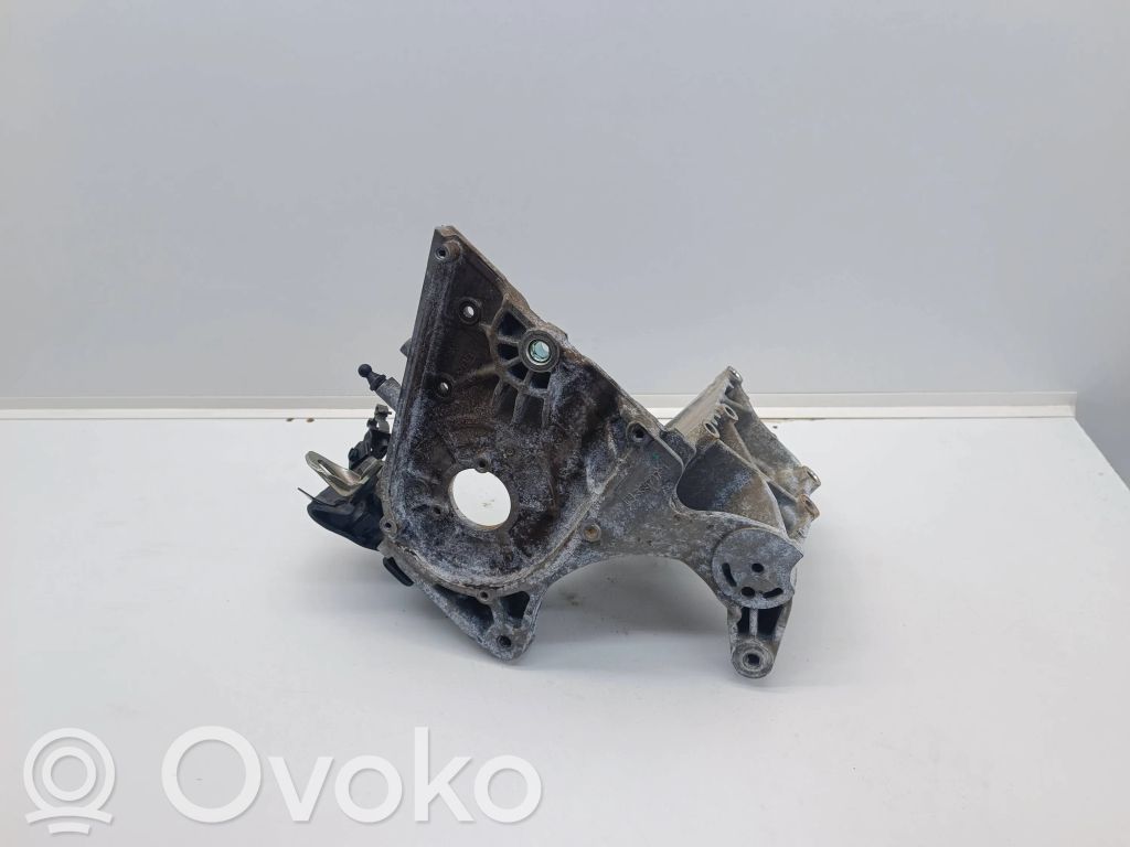 Opel Zafira C Engine mounting bracket 