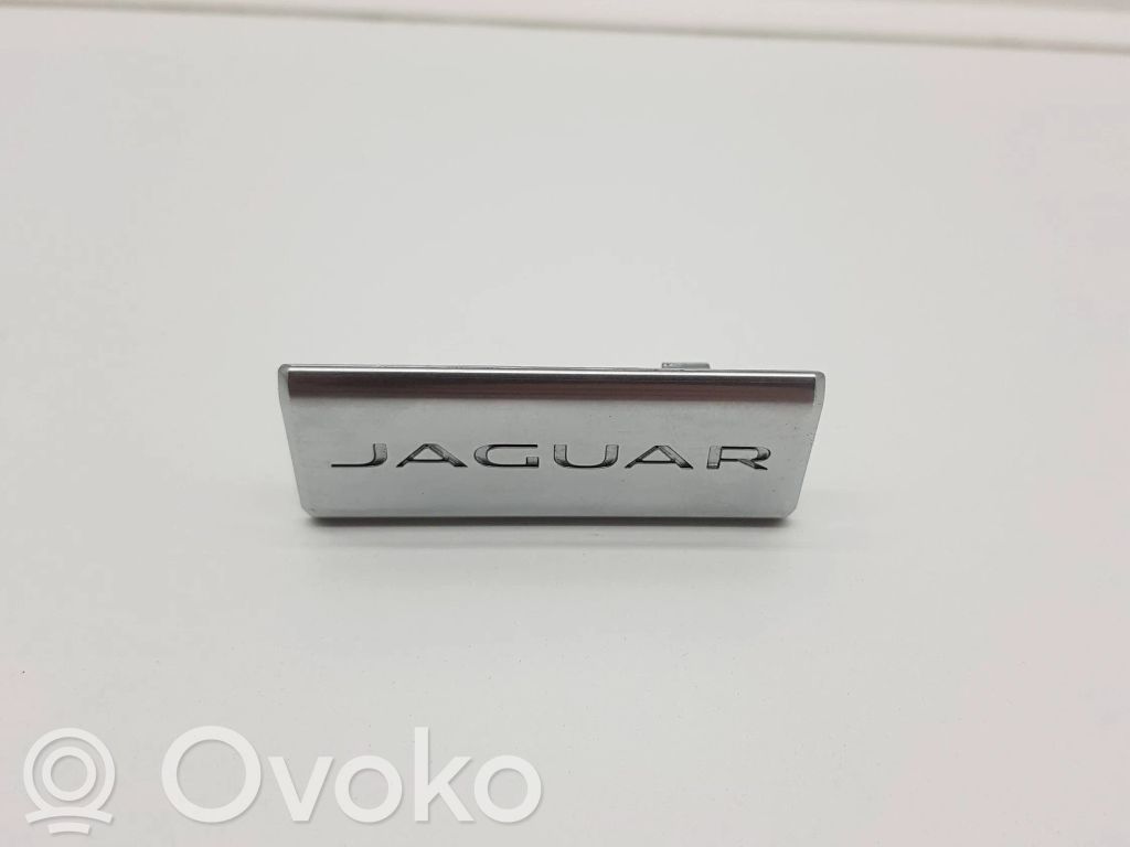 Jaguar XF X260 Gamintojo ženkliukas 