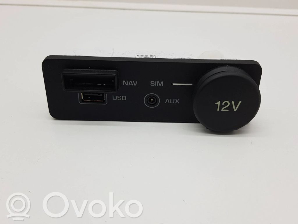 Jaguar XF X260 USB socket connector 