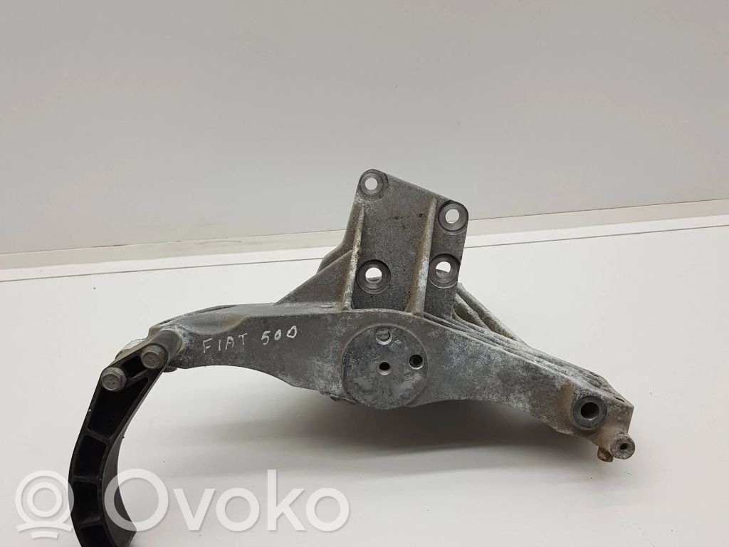 Fiat 500 Engine mounting bracket 