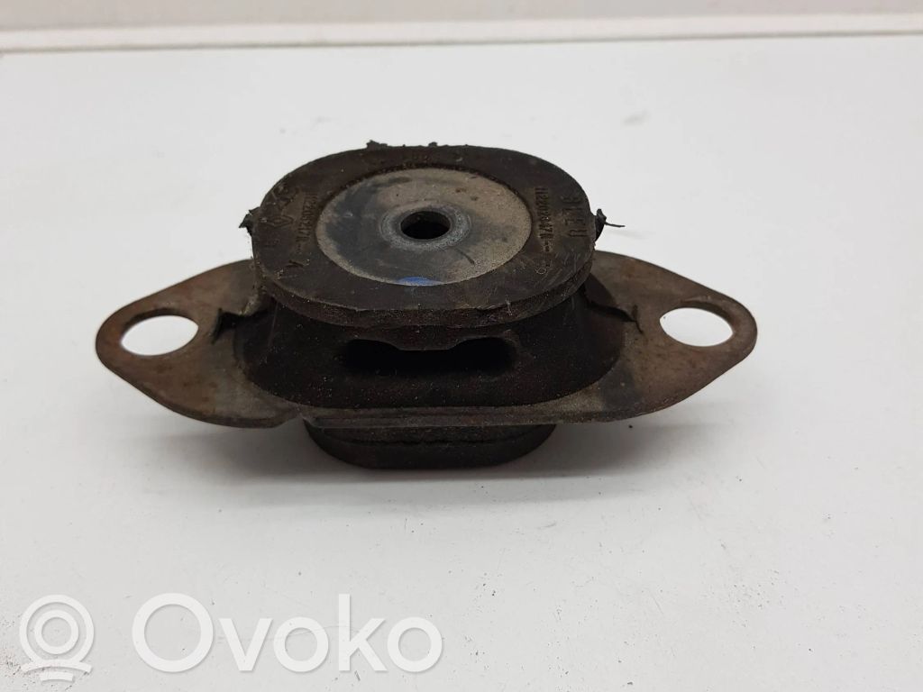 Renault Captur Engine mount bracket 