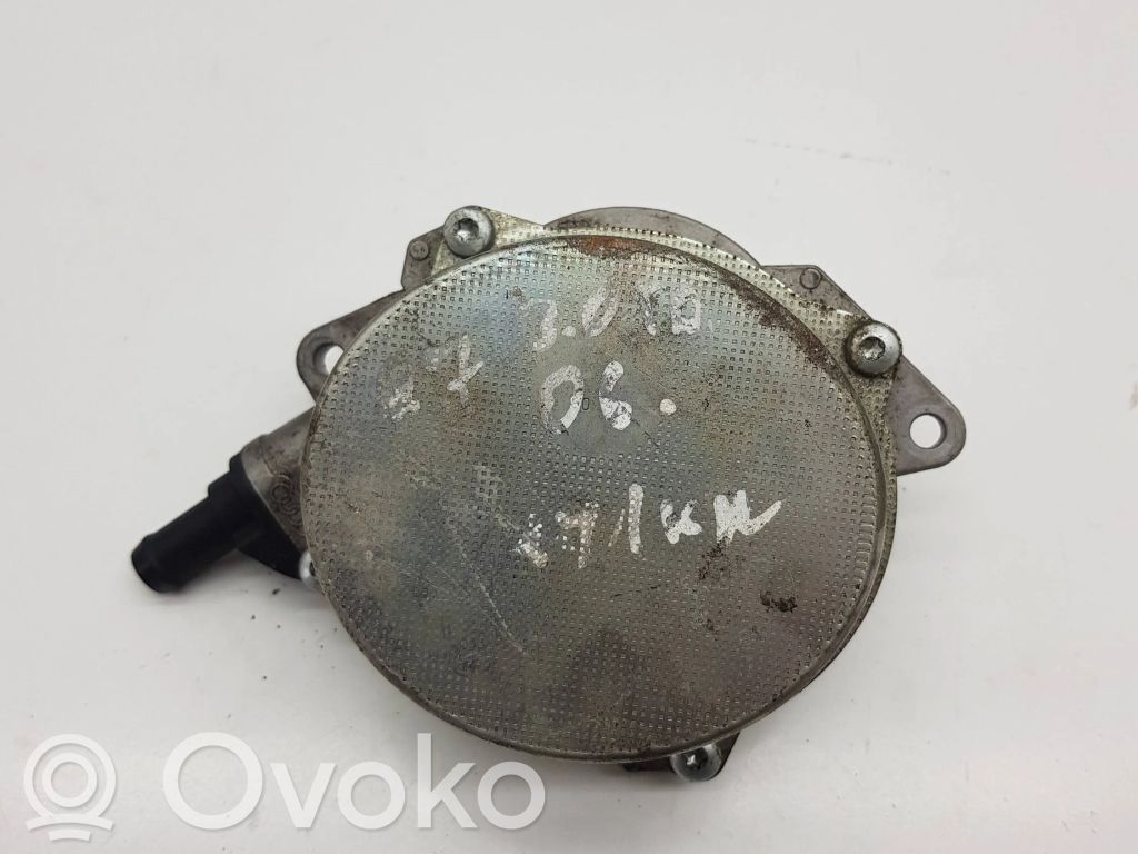 Audi Q7 4L Vakuumo pompa 