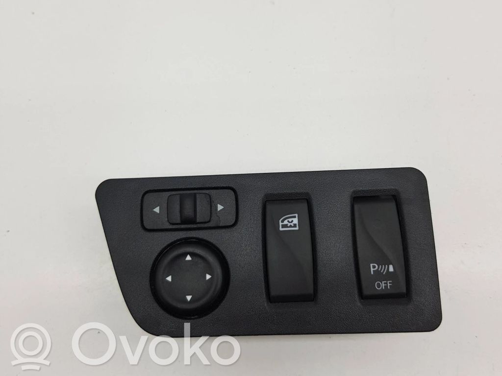 Dacia Spring Wing mirror switch 