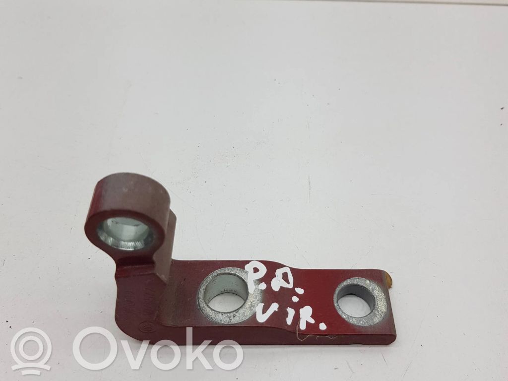 Volvo XC60 Front door upper hinge 