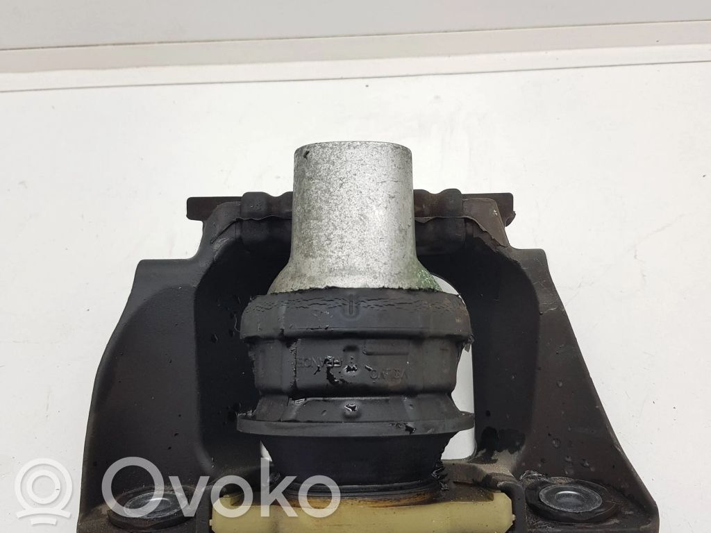 Volvo XC60 Engine mount bracket 