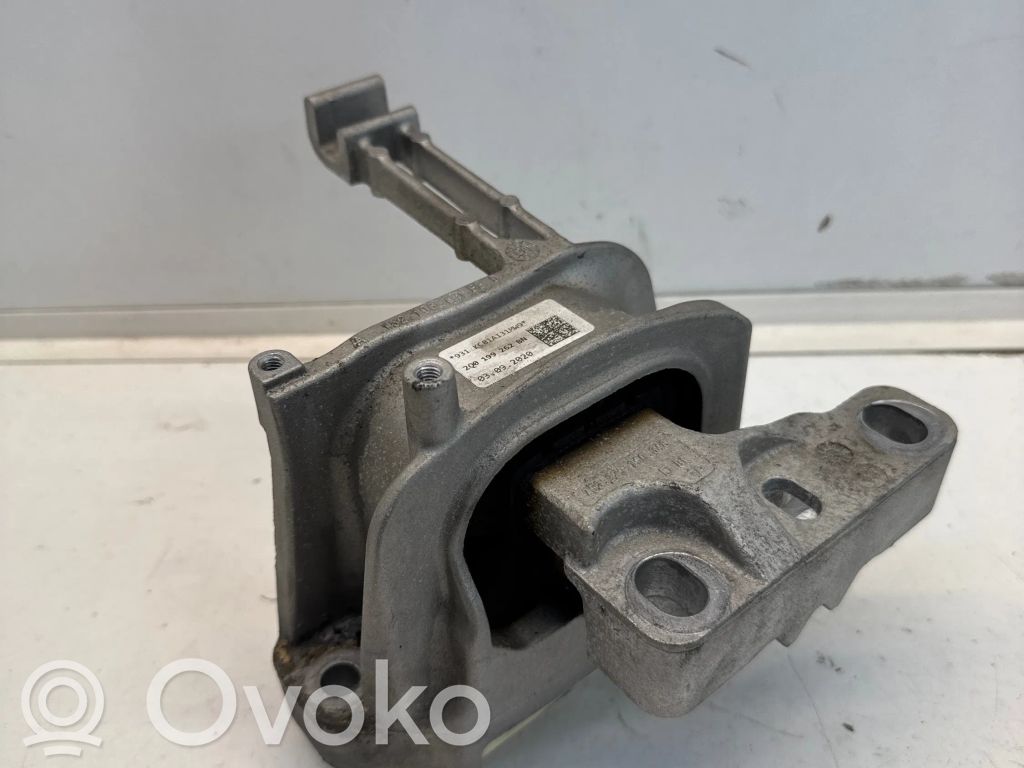 Skoda Kamiq Engine mount bracket 