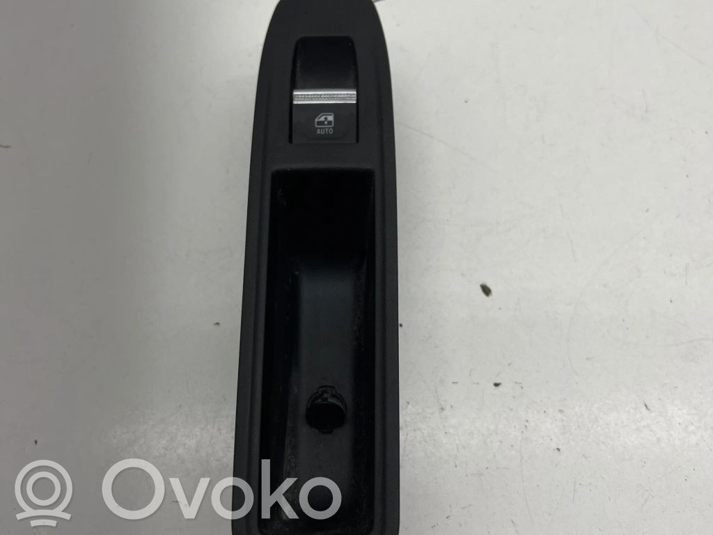 Renault Clio V Electric window control switch 