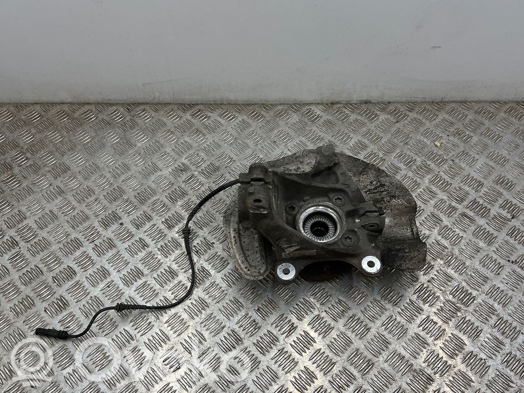 BMW 2 F46 Front wheel hub 