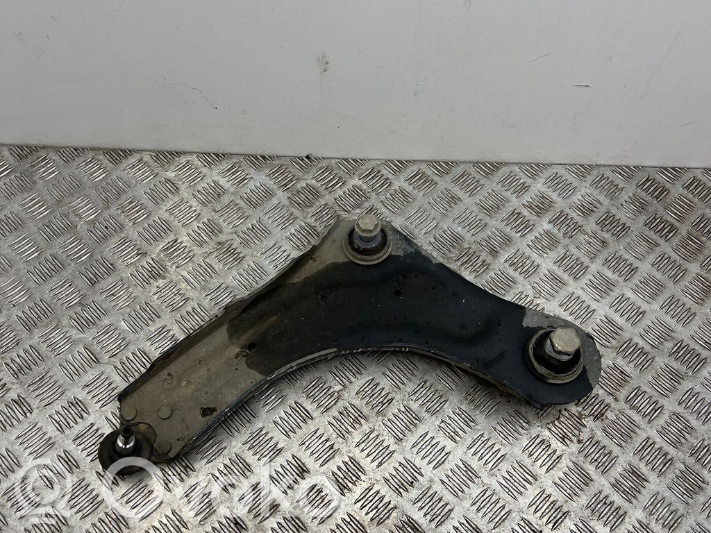 Renault Megane III Front lower control arm/wishbone 