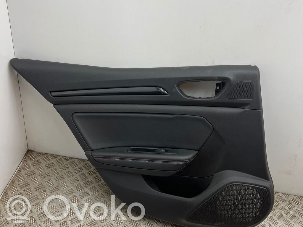 Renault Megane IV Apšuvums aizmugurējām durvīm 