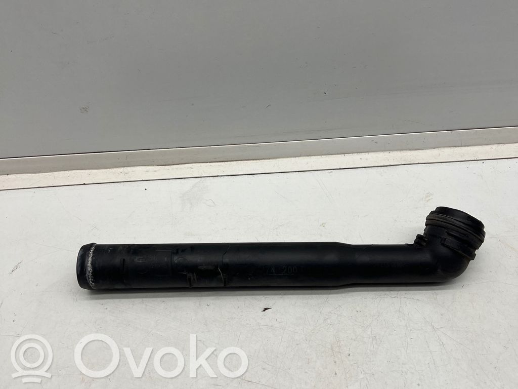 Mercedes-Benz C W205 Engine coolant pipe/hose 