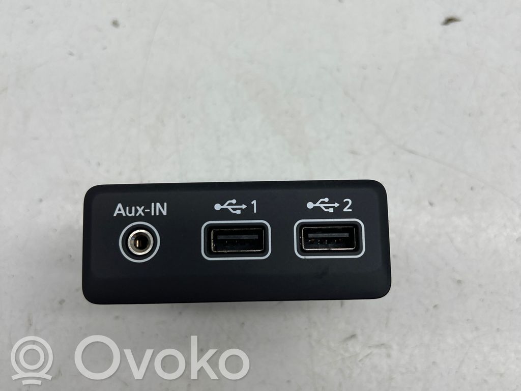 Renault Megane IV Enchufe conector USB 