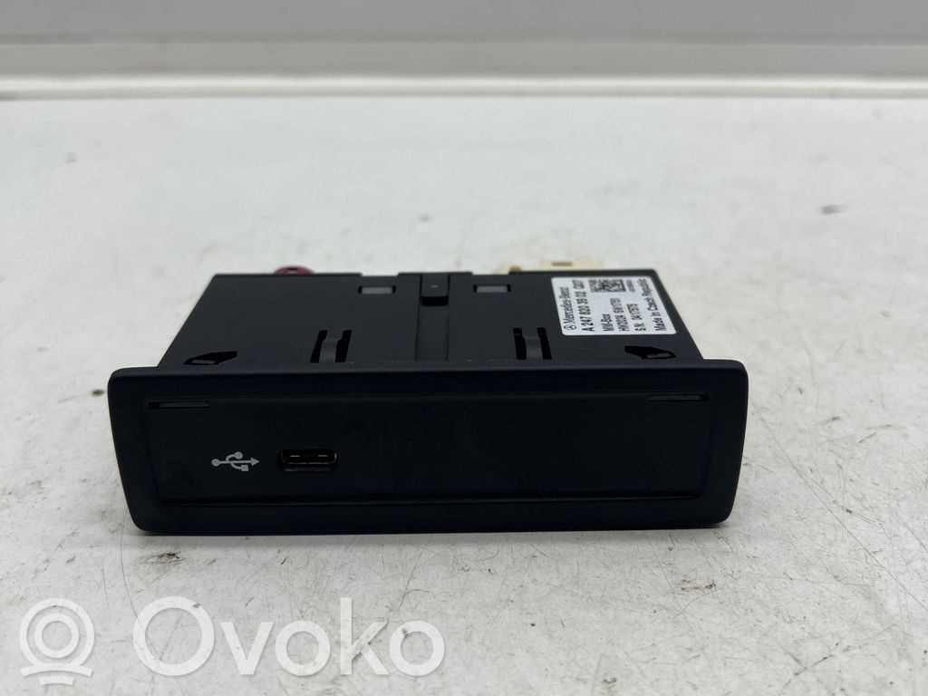 Enchufe conector USB   A2478203902,SW1751,0417575