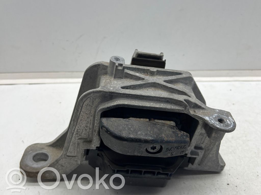 Ford Focus Engine mount bracket 