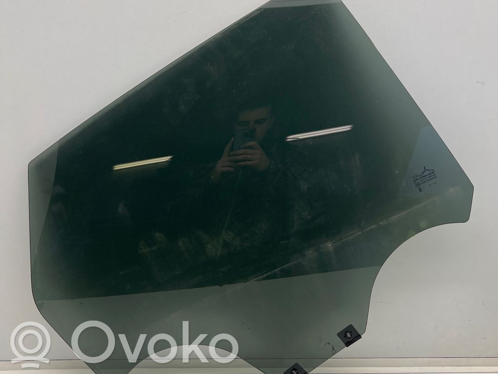 Renault Captur II Rear door window glass 