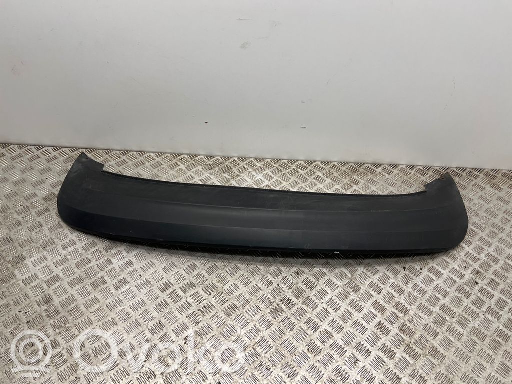 Skoda Rapid (NH) Moldura inferior del parachoques trasero 