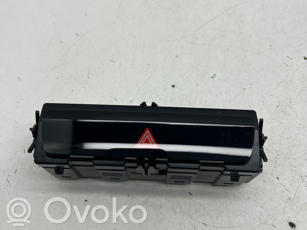 Audi Q4 Sportback e-tron Hazard light switch 