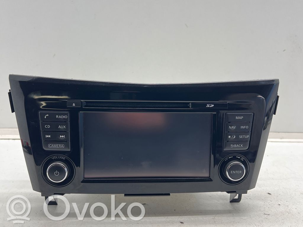 Nissan Qashqai Panel / Radioodtwarzacz CD/DVD/GPS 