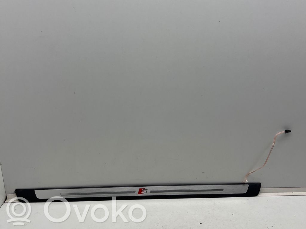 Audi A5 Listwa progowa przednia 