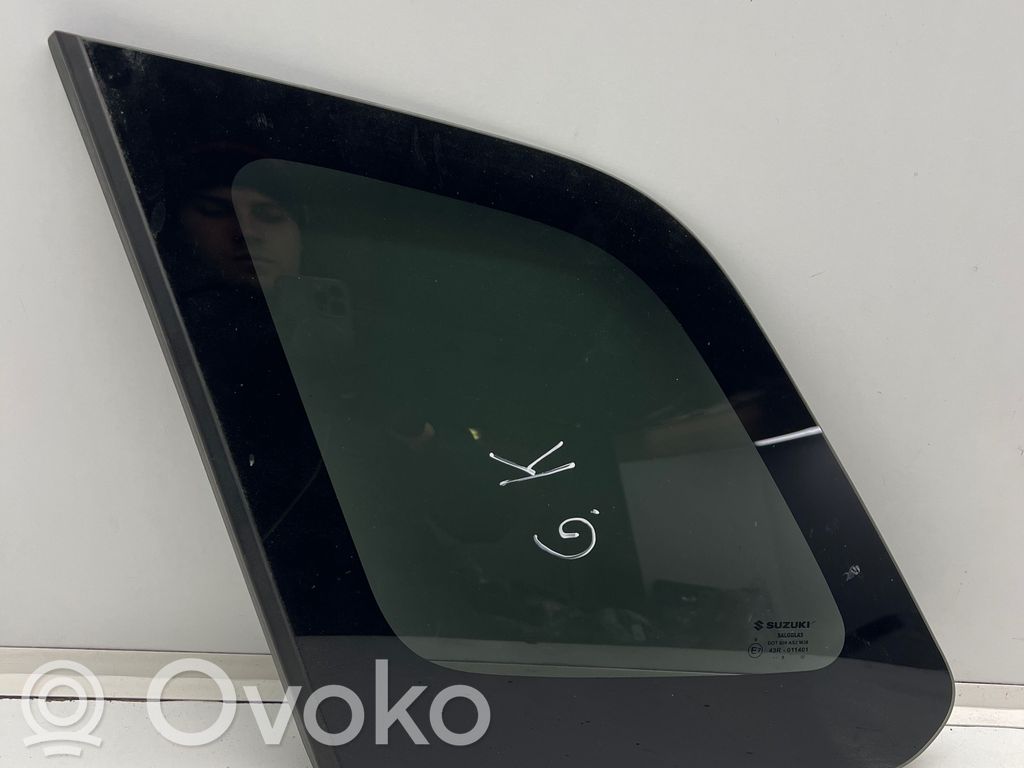 Suzuki Vitara (LY) Vidrio lateral trasero 