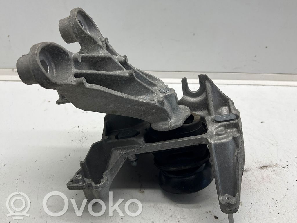 Renault Zoe Engine mount bracket 