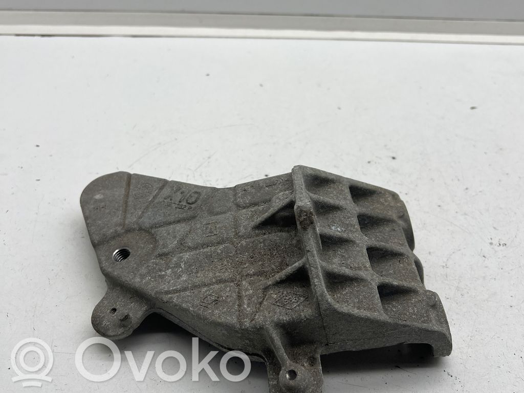 Engine mounting bracket   113327332R