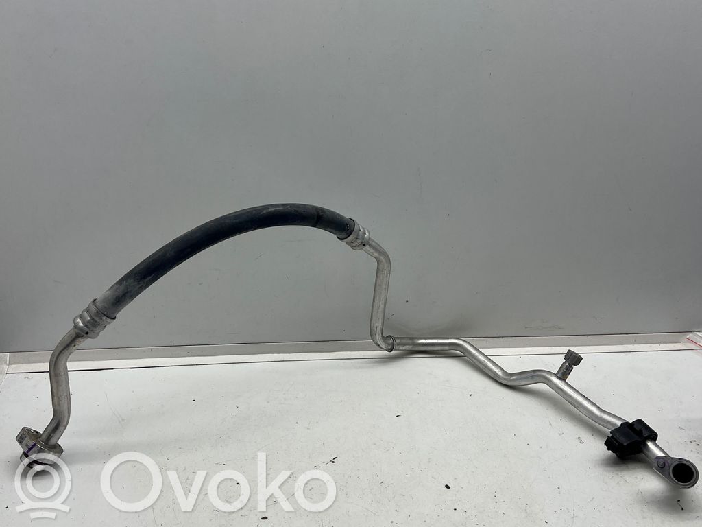 Volkswagen Golf VIII Ilmastointilaitteen putki (A/C) 