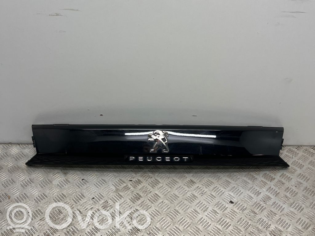Poszycie / Tapicerka tylnej klapy bagażnika   9814790977,98120688