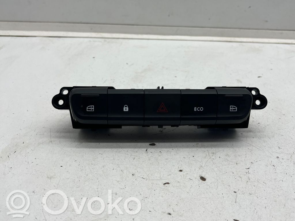 Dacia Spring Hazard light switch 