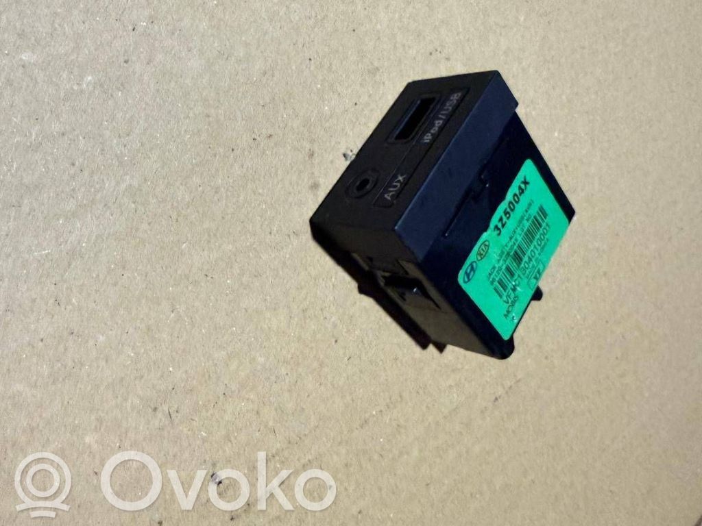 Hyundai i40 Enchufe conector USB 