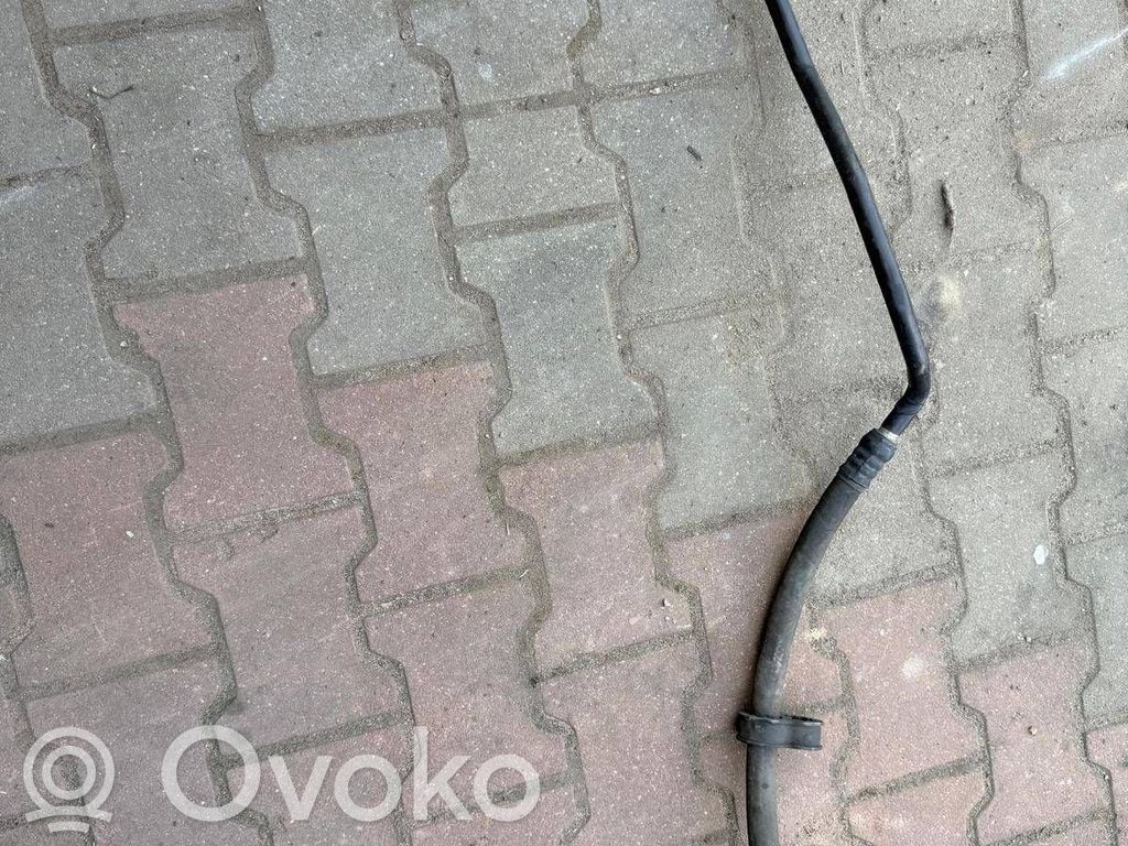 Ilmastointilaitteen putki (A/C)   8D0260704AJ