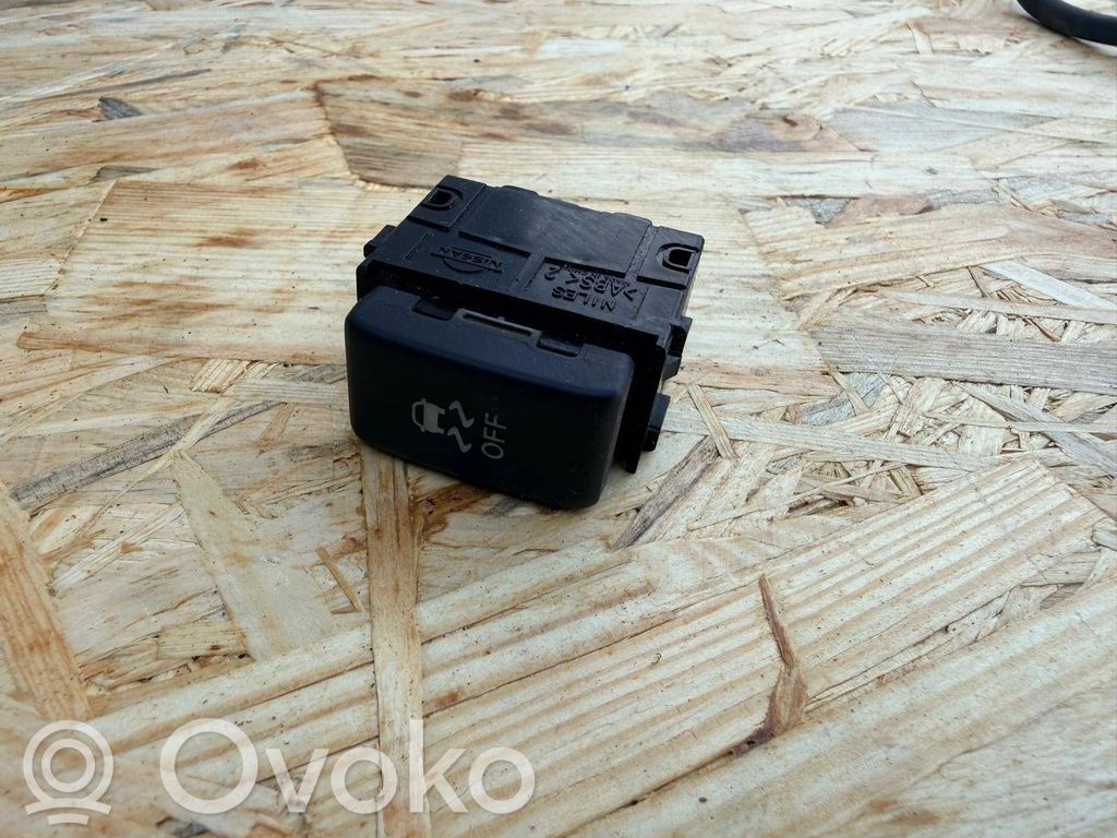 Nissan Qashqai Traction control (ASR) switch 