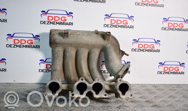 Audi A4 S4 B5 8D Colector de admisión 