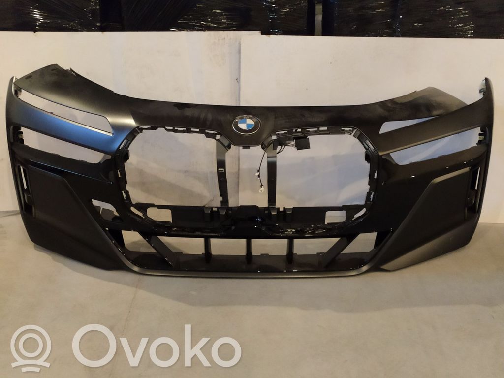BMW 7 G70 Priekinis bamperis 