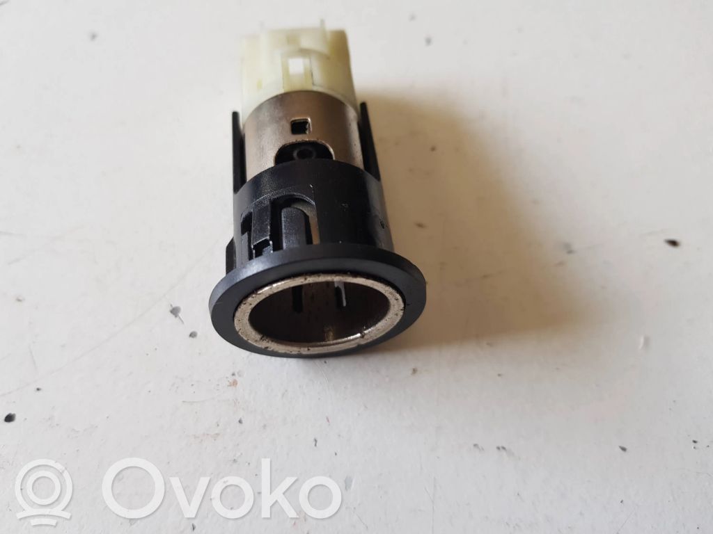 Zapalniczka deski rozdzielczej   12V724V