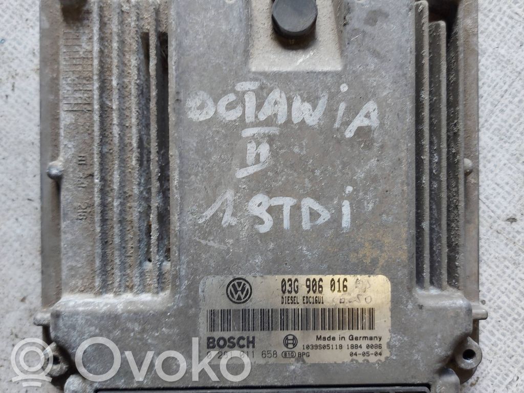 Skoda Octavia Mk2 (1Z) Engine control unit/module 
