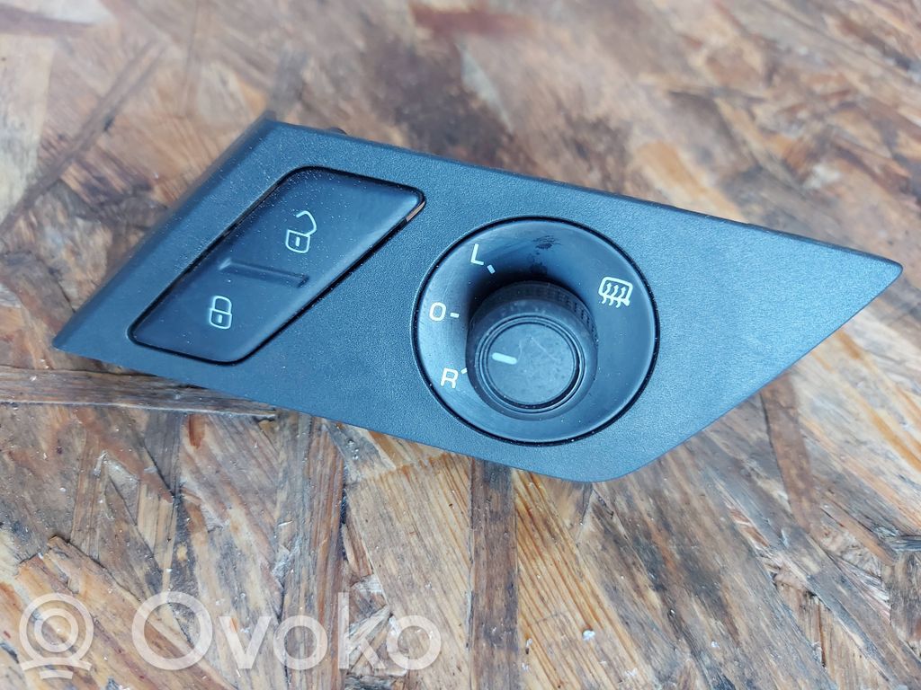 Volkswagen Caddy Wing mirror switch 