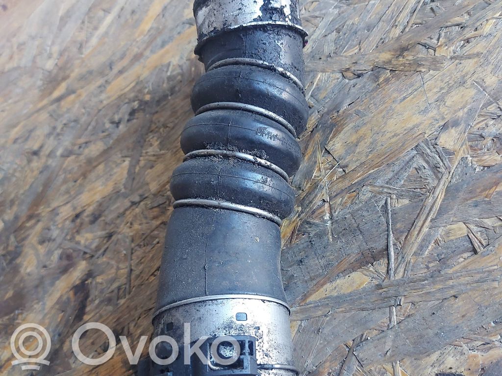 Intercooler hose/pipe   7797480