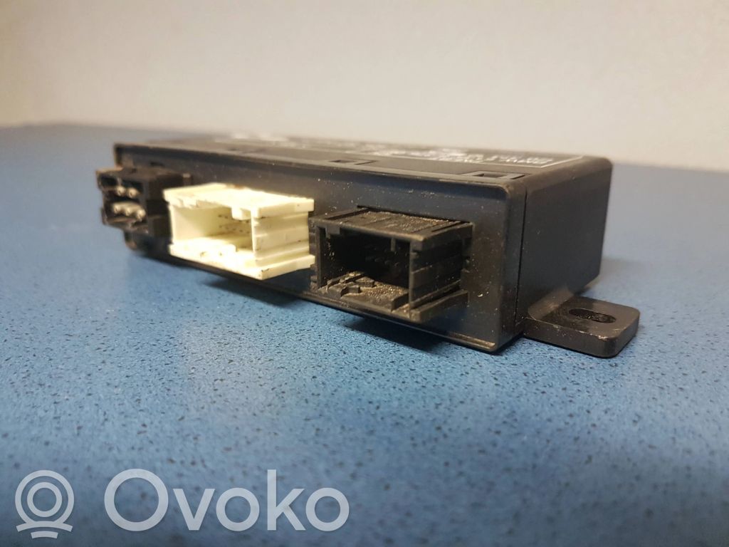 BMW 5 E39 Komforta modulis 