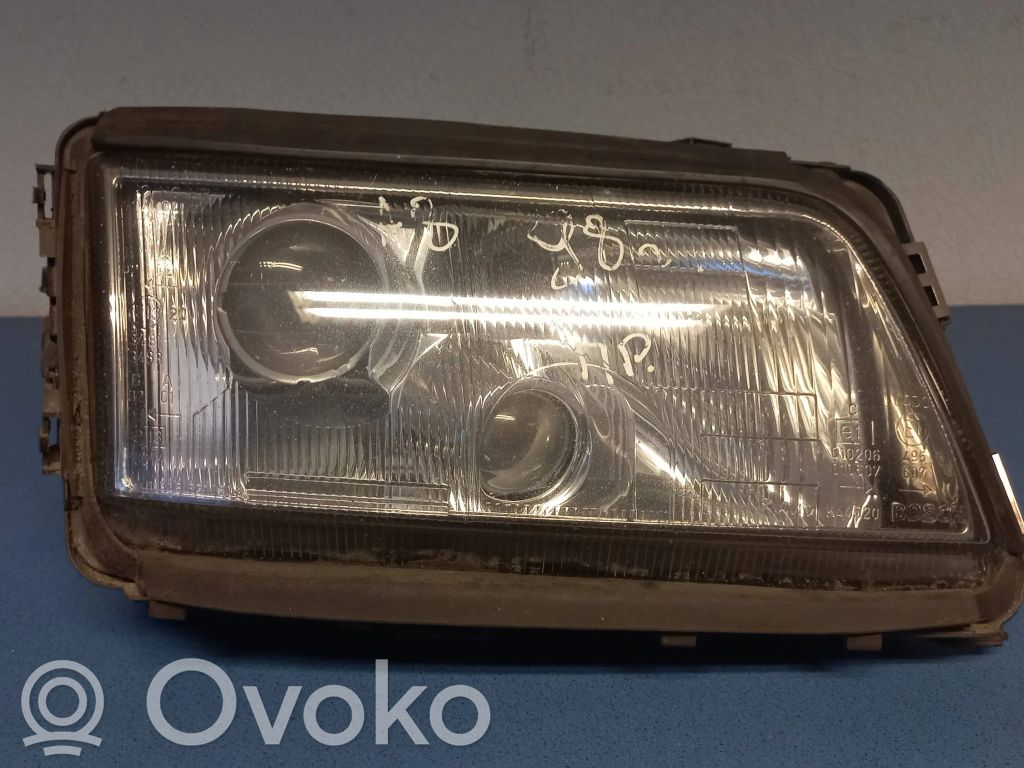 Audi A8 S8 D2 4D Phare frontale 