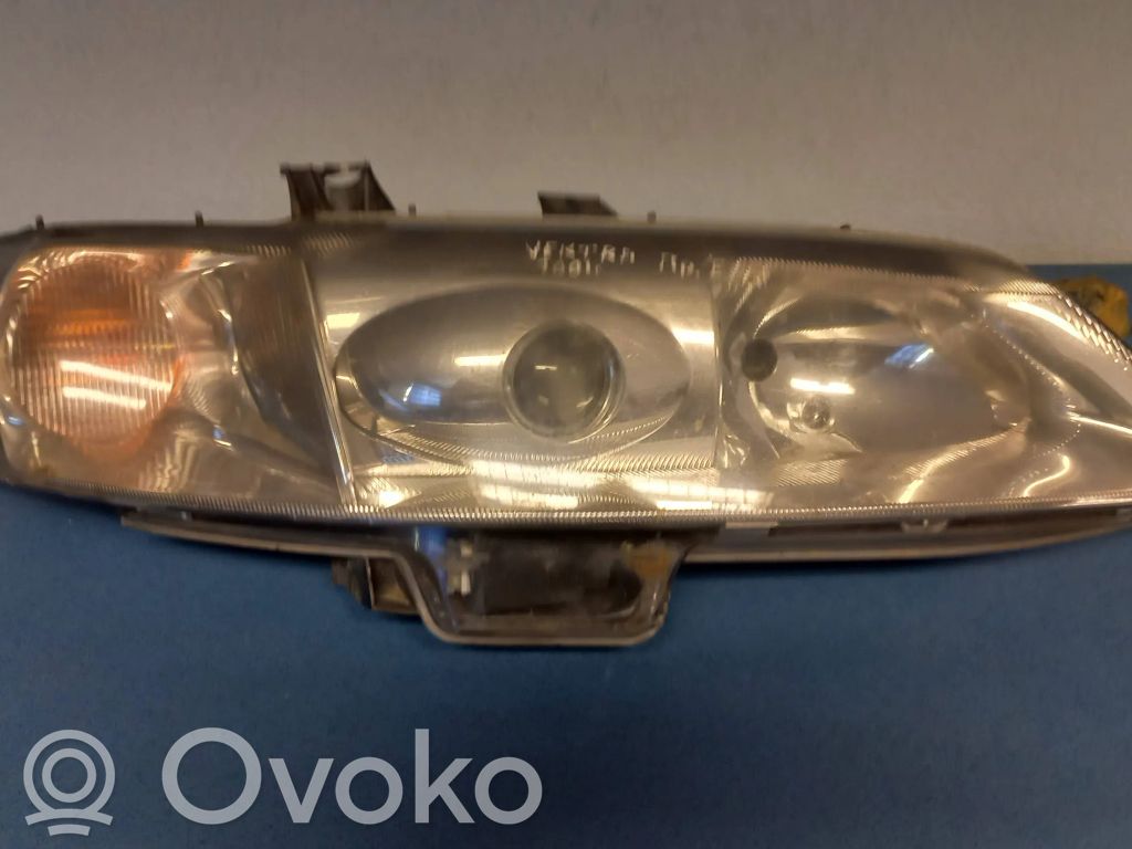 Opel Vectra B Phare frontale 