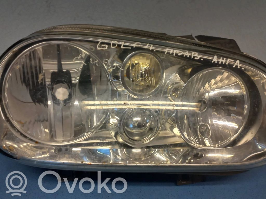 Volkswagen Golf IV Faro/fanale 