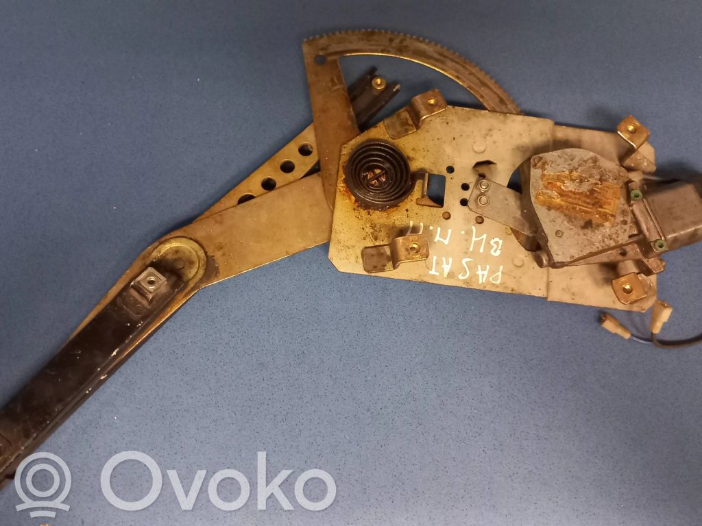 Volkswagen PASSAT B4 Regulador de puerta trasera con motor 