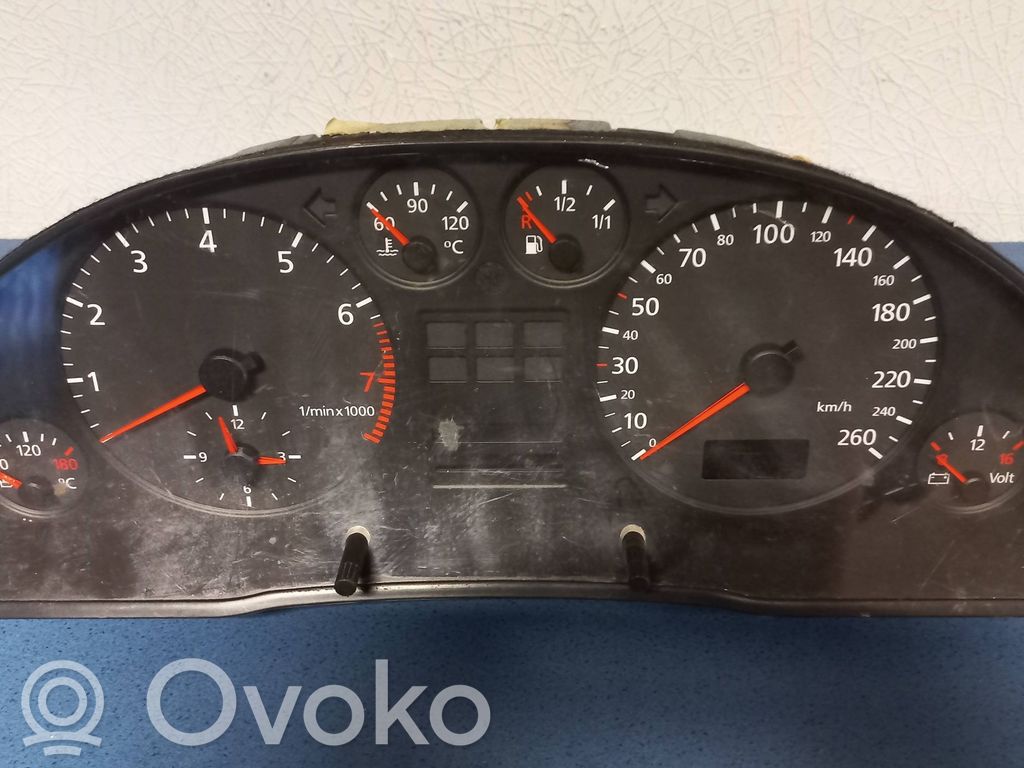 Audi A6 S6 C5 4B Nopeusmittari (mittaristo) 