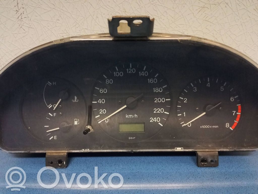 Mazda 626 Velocímetro (tablero de instrumentos) 