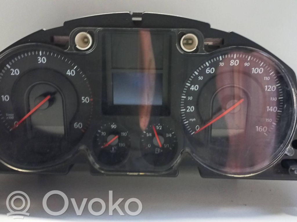 Volkswagen PASSAT B6 Licznik / Prędkościomierz 