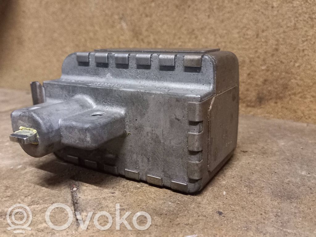 Toyota Corolla Verso AR10 Steering wheel lock 