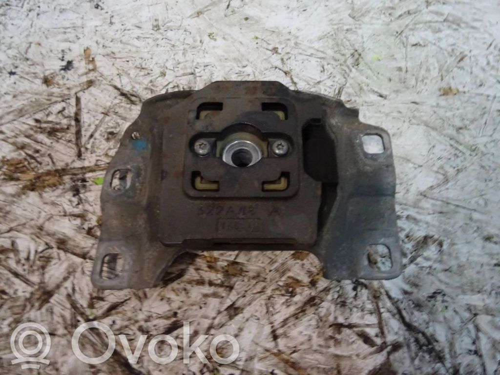 Volvo V40 Vaihdelaatikon kannake 