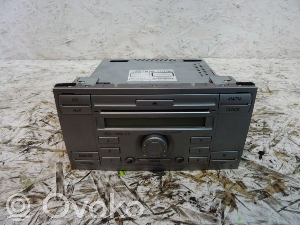 Radio / CD-Player / DVD-Player / Navigation