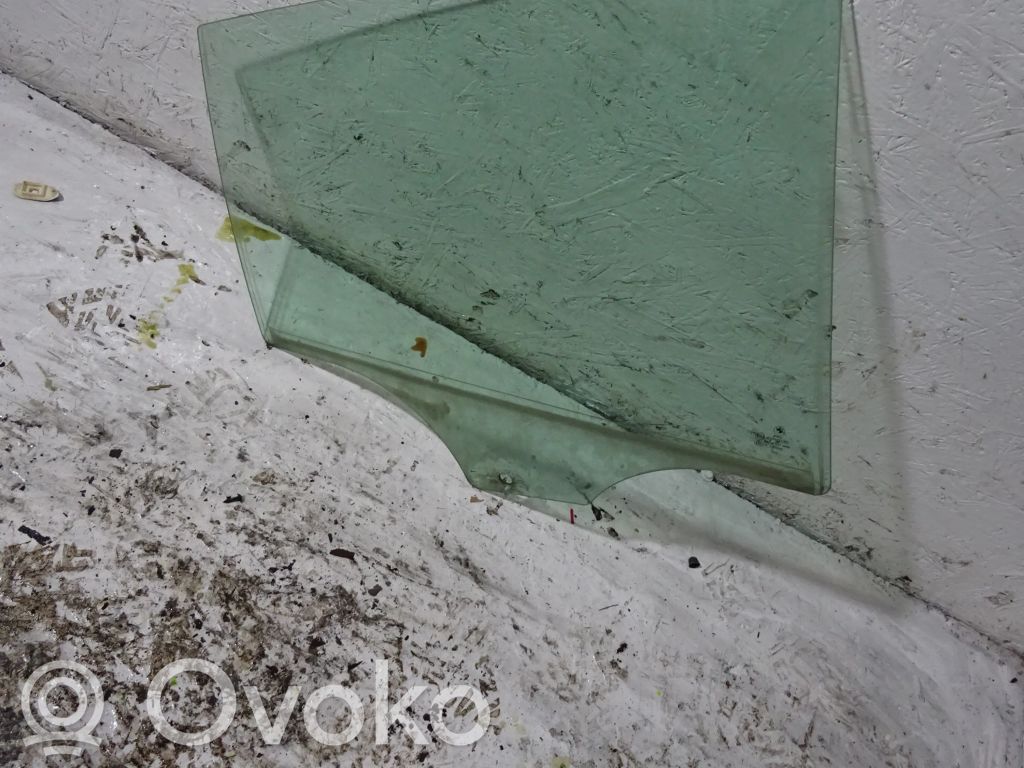 Takaoven ikkunalasi